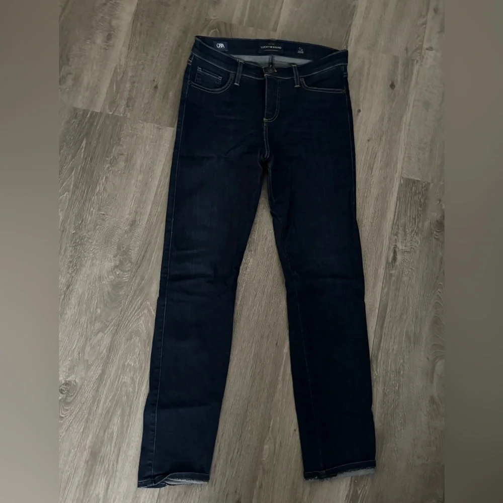 Lucky Brand “Hayden Skinny” dark wash skinny jeans Size 4/27
